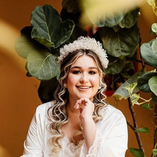 Cargar imagen en el visor de la galería, TOCADO/CORONA DE NOVIA
